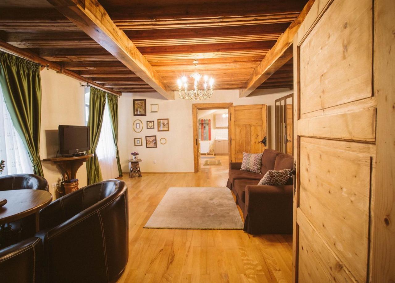 Casa Schobeln Appartement Braşov Buitenkant foto